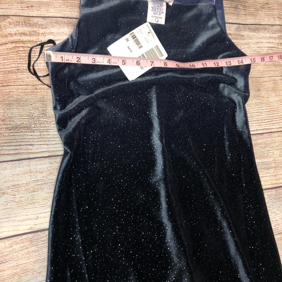 Petite Sophisticate Umbre Velvet Dress - Picture 4 of 7